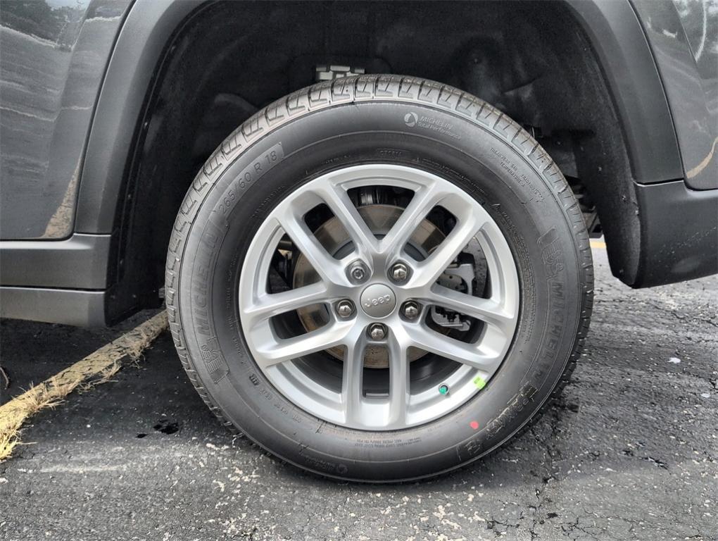 new 2025 Jeep Grand Cherokee car, priced at $39,548