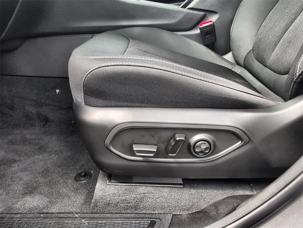 new 2025 Jeep Grand Cherokee car, priced at $39,548