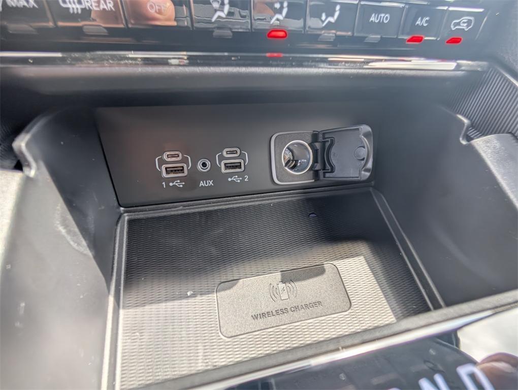 new 2025 Jeep Grand Cherokee car, priced at $40,009