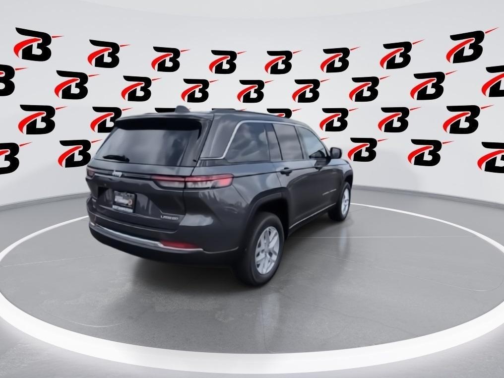 new 2025 Jeep Grand Cherokee car, priced at $40,009