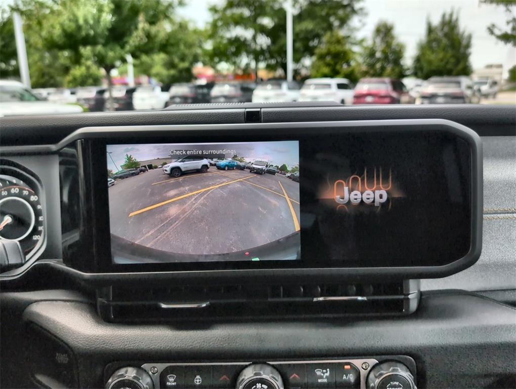 new 2025 Jeep Wrangler car, priced at $47,214