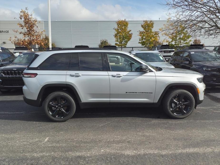 new 2024 Jeep Grand Cherokee car, priced at $40,852