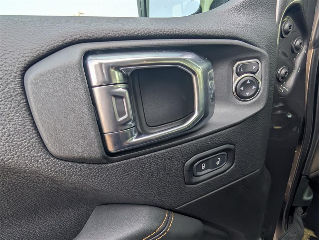 new 2025 Jeep Gladiator car, priced at $44,220
