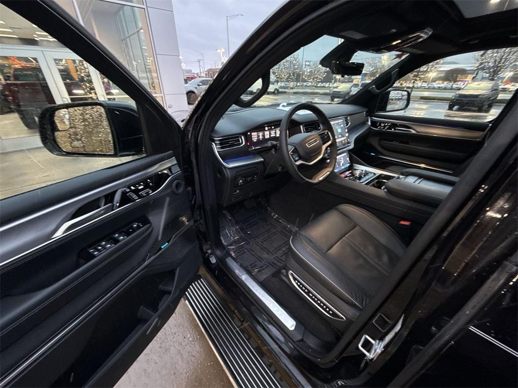 new 2023 Jeep Grand Wagoneer car, priced at $79,292