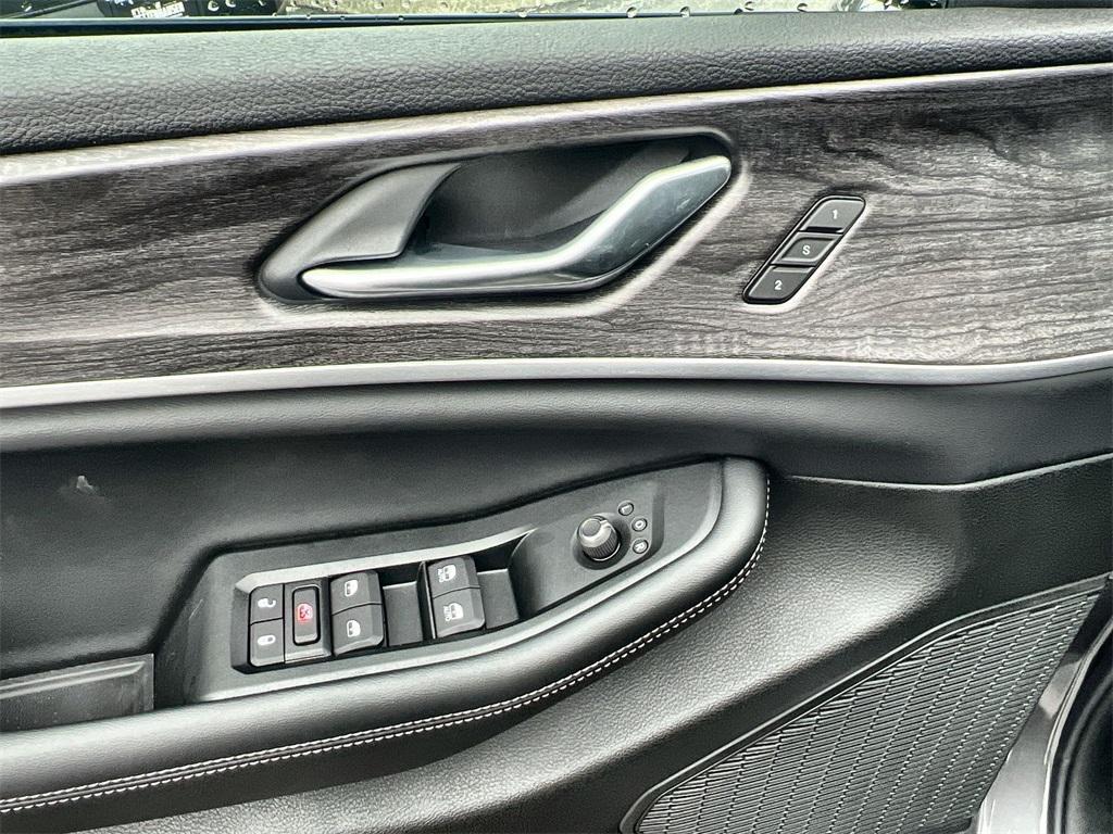 new 2025 Jeep Grand Cherokee L car, priced at $44,495