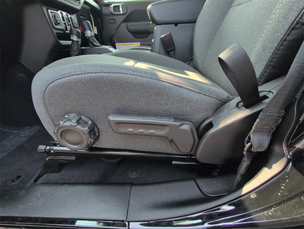 new 2025 Jeep Wrangler car, priced at $45,339