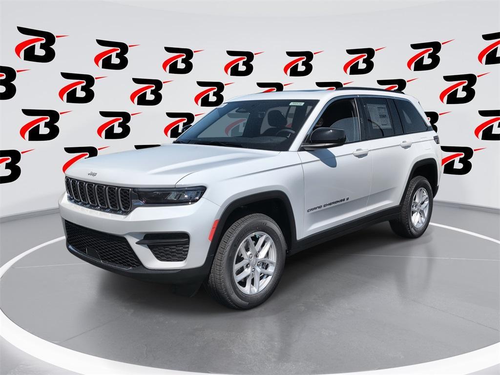 new 2025 Jeep Grand Cherokee car, priced at $37,012