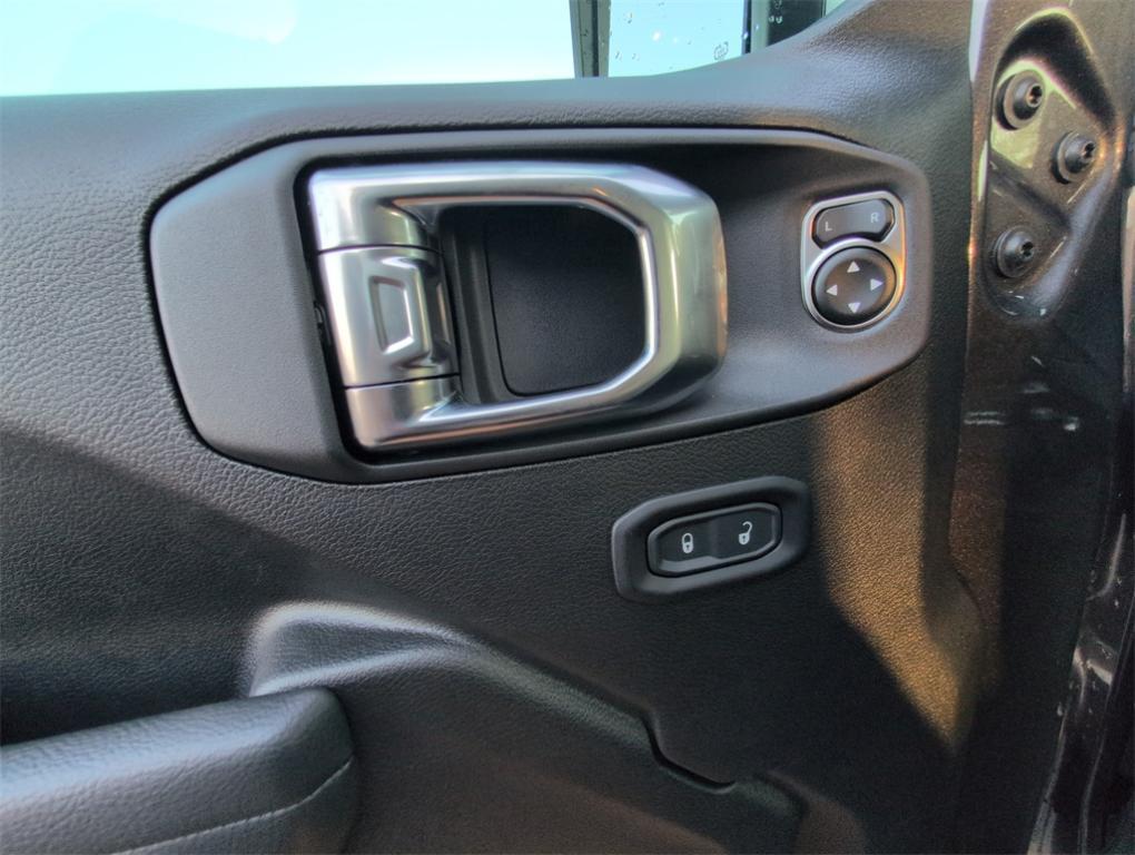 new 2025 Jeep Wrangler car, priced at $40,460