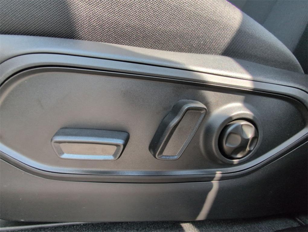 new 2025 Jeep Grand Cherokee car, priced at $38,325