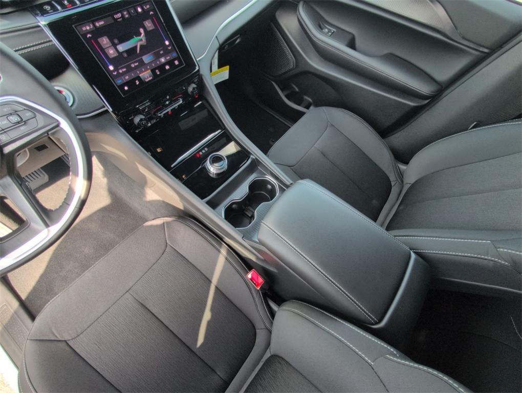 new 2025 Jeep Grand Cherokee car, priced at $38,325