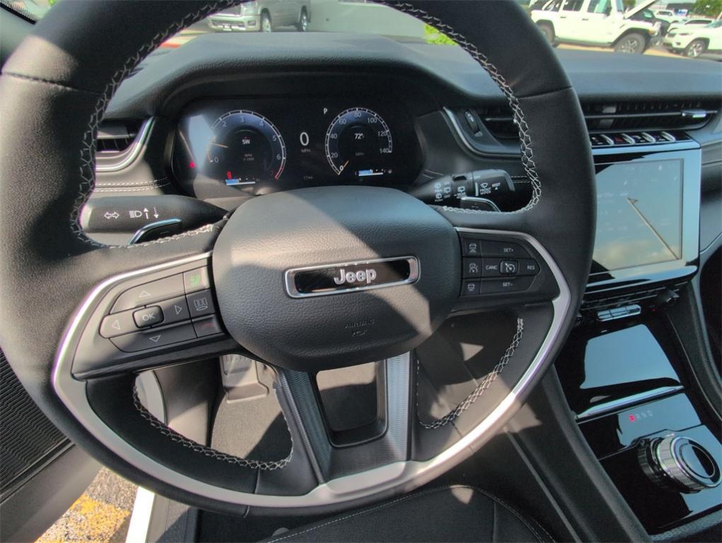 new 2025 Jeep Grand Cherokee car, priced at $38,325