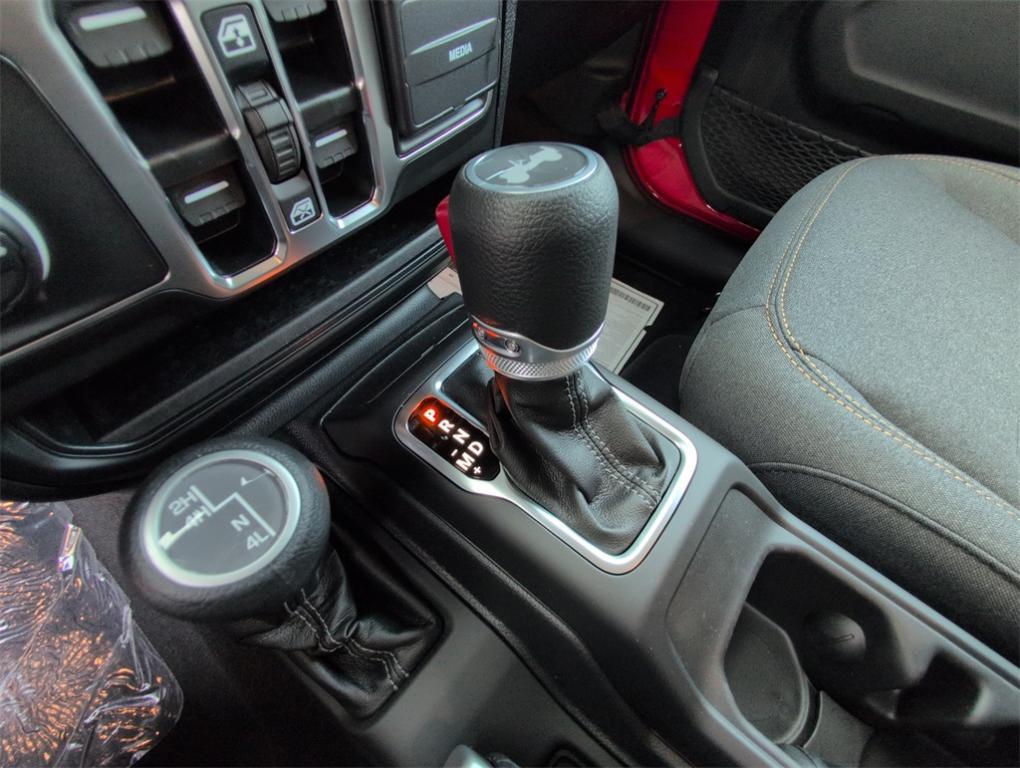 new 2025 Jeep Wrangler car, priced at $44,006