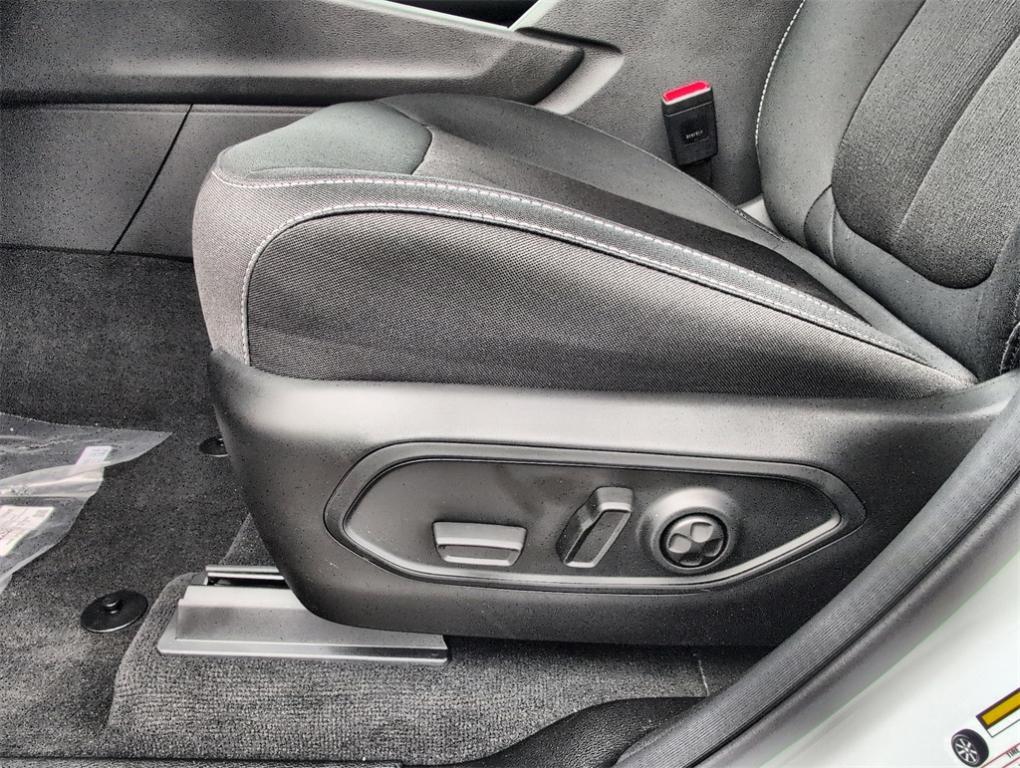 new 2025 Jeep Grand Cherokee car, priced at $39,353