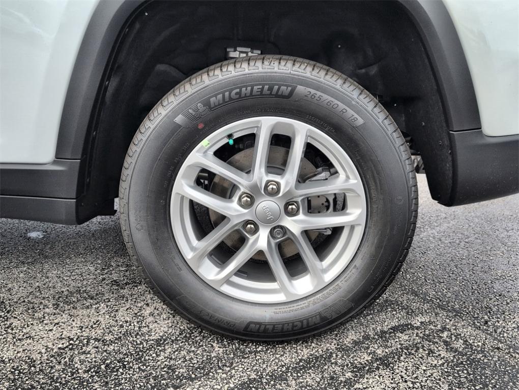 new 2025 Jeep Grand Cherokee car, priced at $39,353