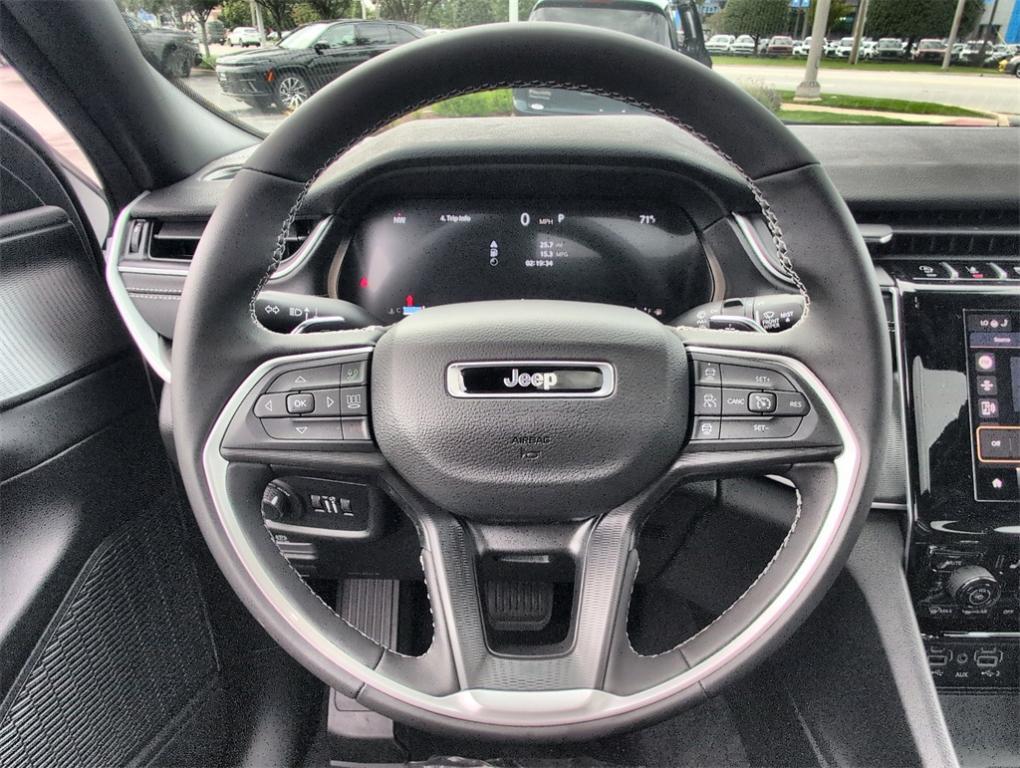 new 2025 Jeep Grand Cherokee car, priced at $39,353