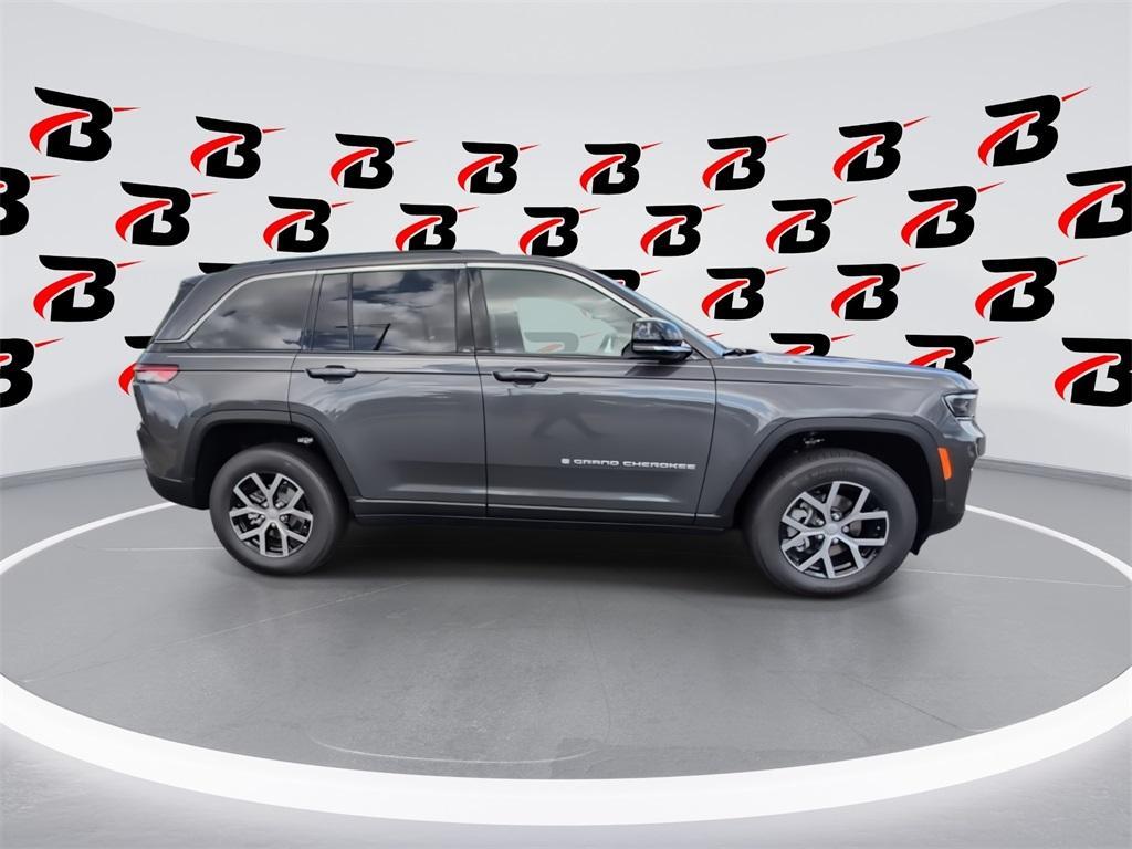 new 2025 Jeep Grand Cherokee car, priced at $45,064