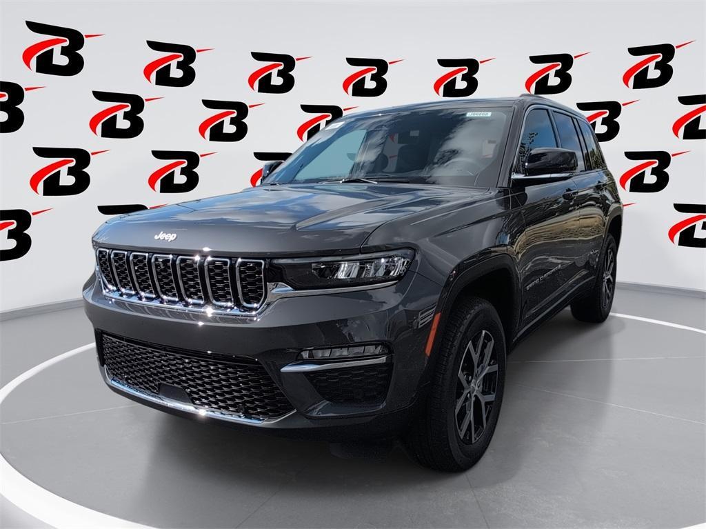 new 2025 Jeep Grand Cherokee car, priced at $45,064