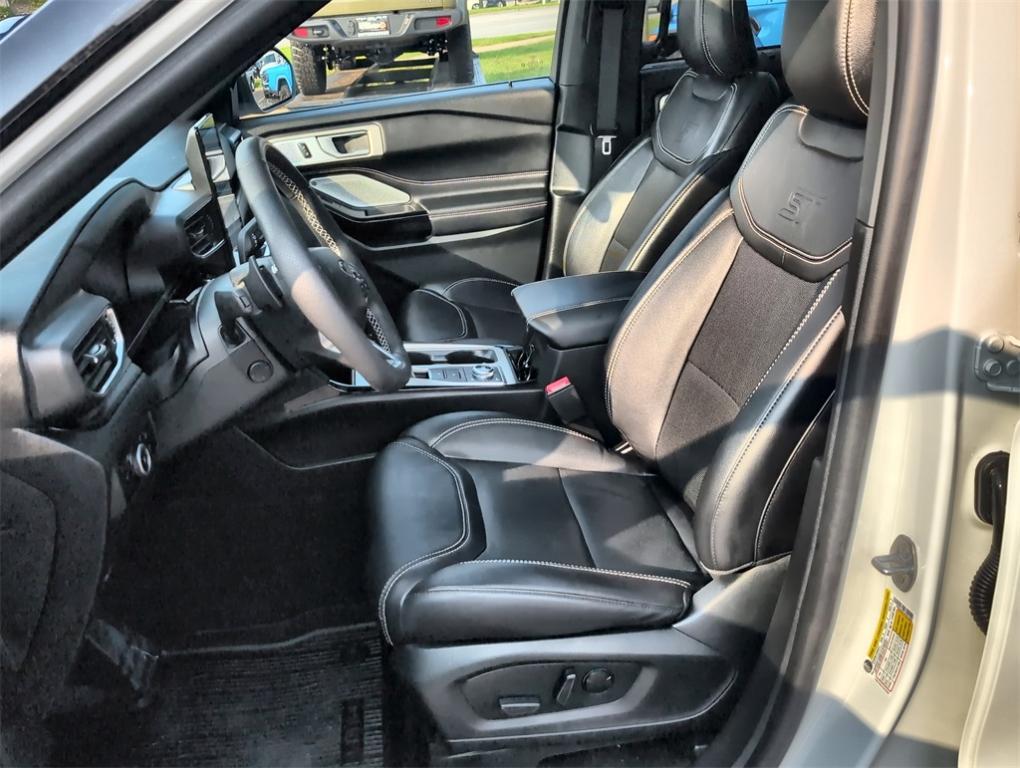 used 2023 Ford Explorer car, priced at $42,994