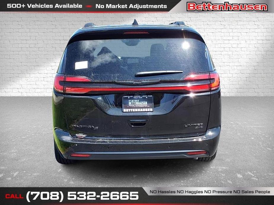 new 2024 Chrysler Pacifica car, priced at $54,601