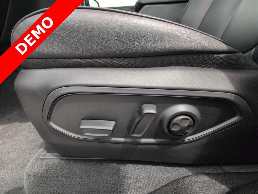 new 2025 Jeep Grand Cherokee L car, priced at $49,281