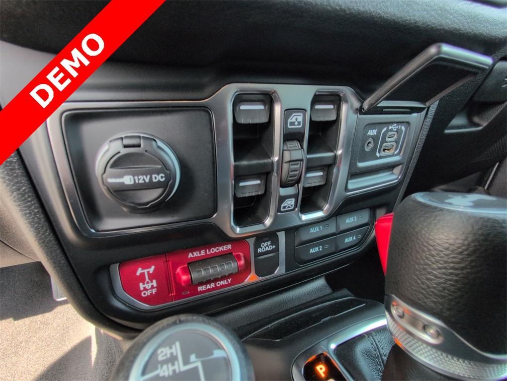 new 2025 Jeep Wrangler car, priced at $50,556
