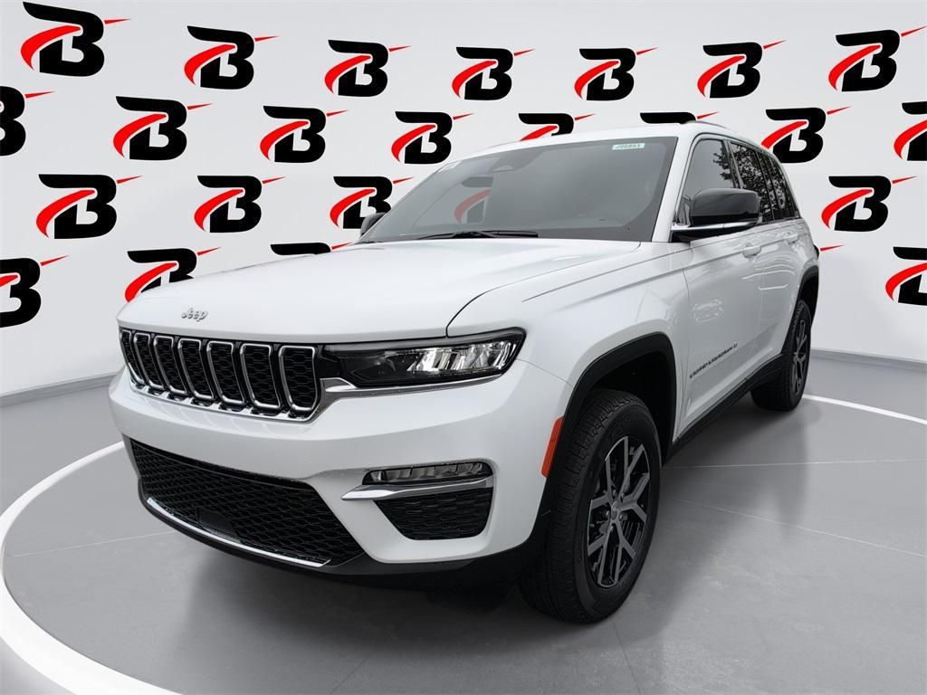 new 2025 Jeep Grand Cherokee car, priced at $44,253