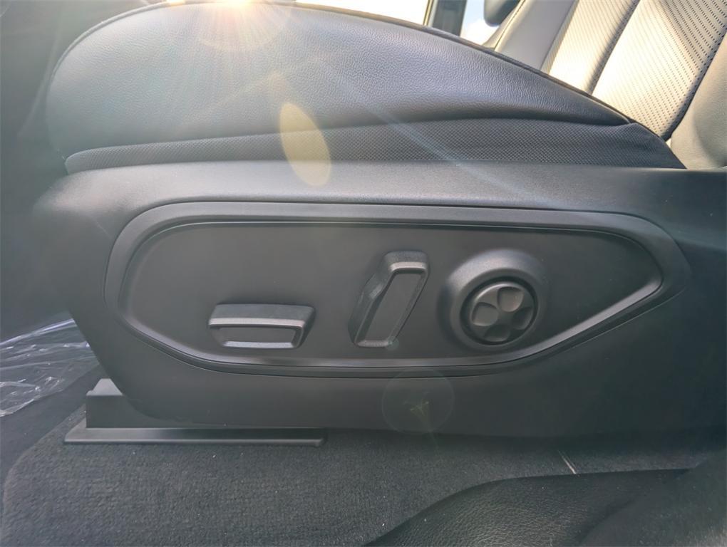 new 2025 Jeep Grand Cherokee car, priced at $41,454