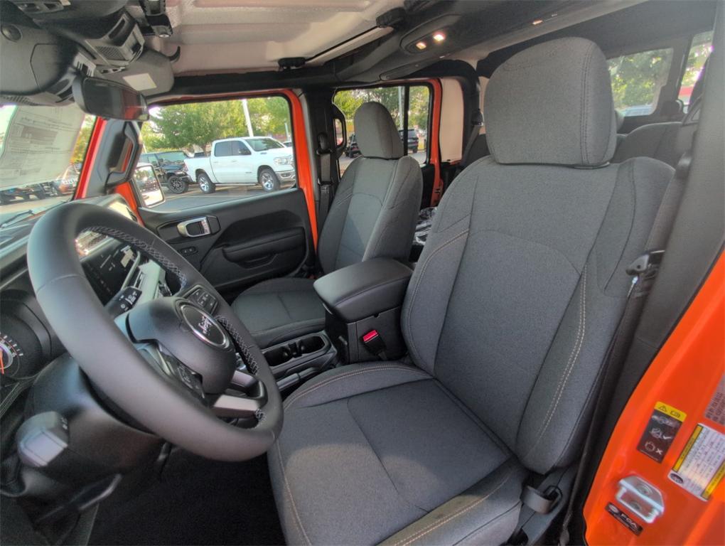 new 2025 Jeep Gladiator car, priced at $42,557