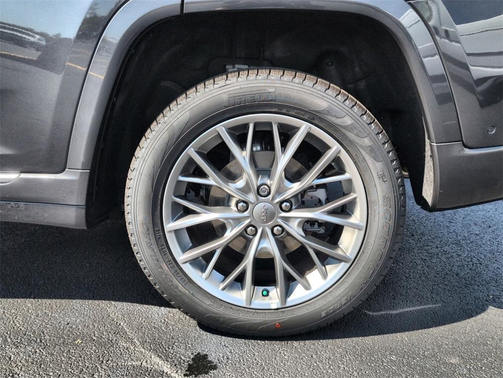 new 2025 Jeep Grand Cherokee car, priced at $55,758