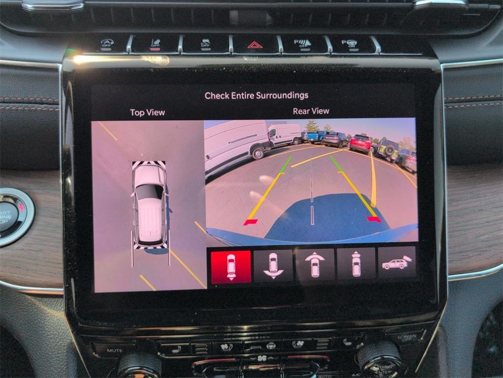 new 2025 Jeep Grand Cherokee car, priced at $55,758