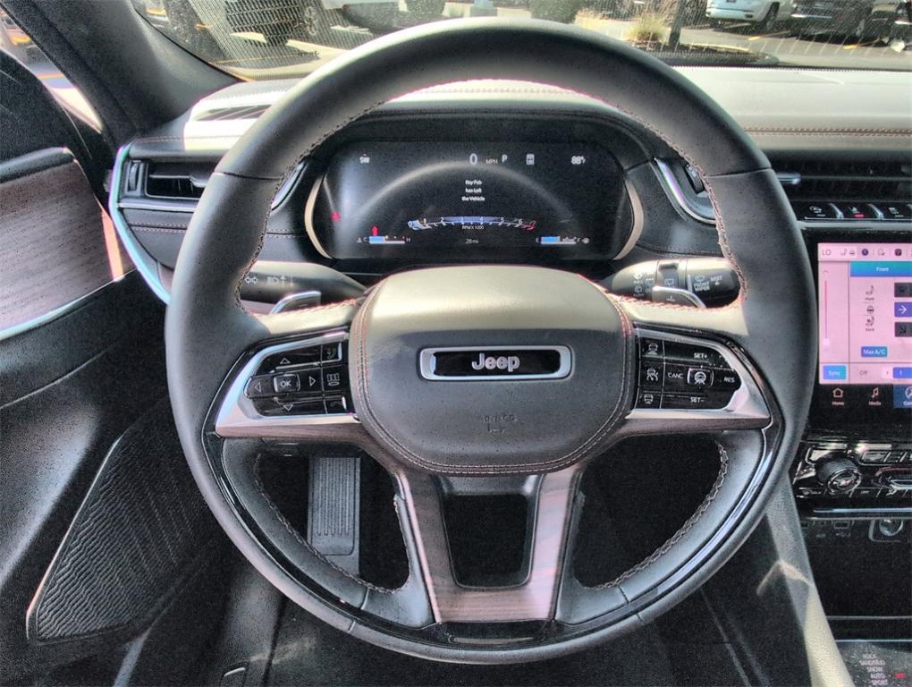 new 2025 Jeep Grand Cherokee car, priced at $55,758