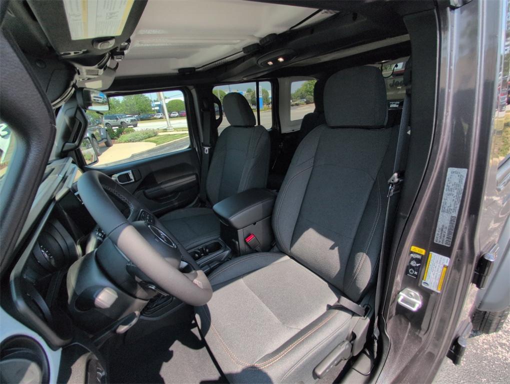 new 2025 Jeep Wrangler car, priced at $43,797