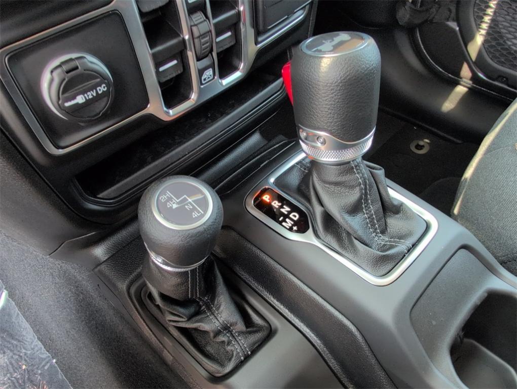new 2025 Jeep Wrangler car, priced at $43,797