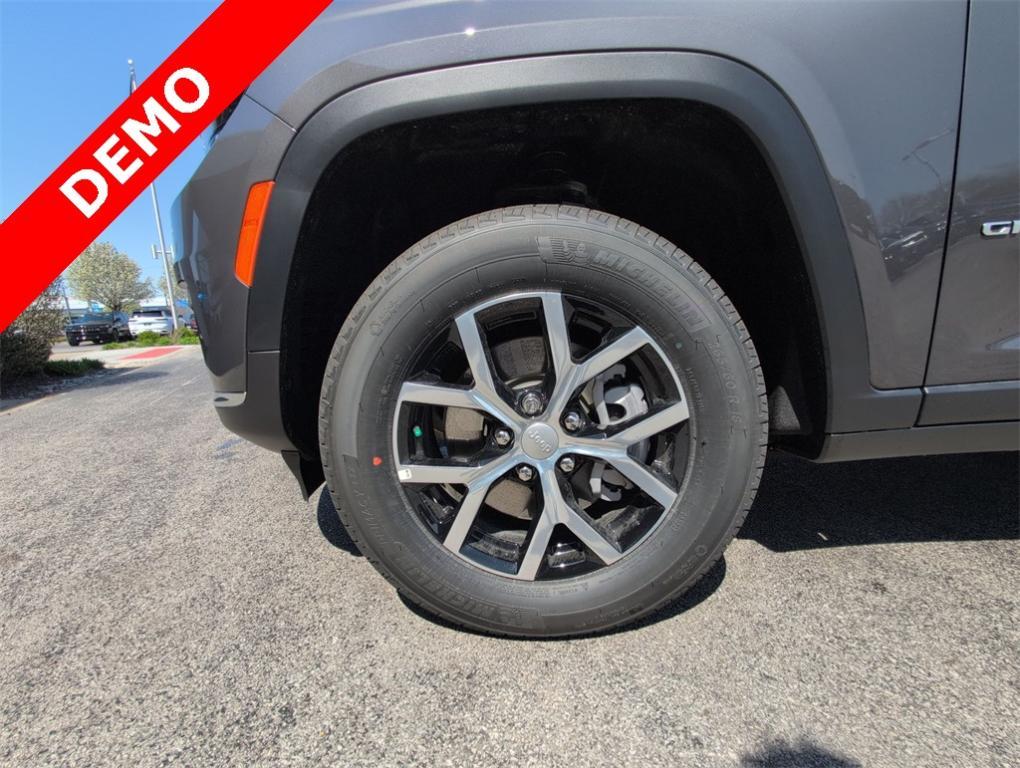 new 2025 Jeep Grand Cherokee L car, priced at $44,867