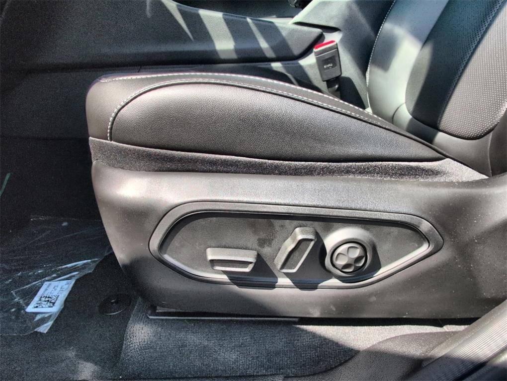 new 2025 Jeep Grand Cherokee car, priced at $44,625