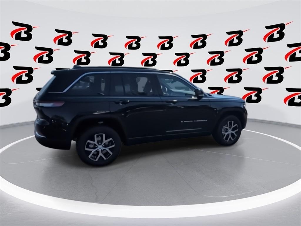 new 2025 Jeep Grand Cherokee car, priced at $44,625