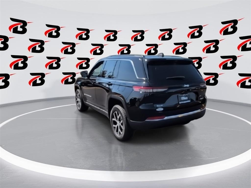 new 2025 Jeep Grand Cherokee car, priced at $44,625