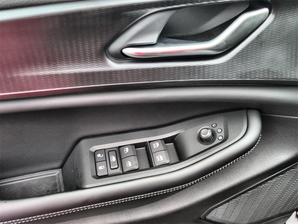 new 2025 Jeep Grand Cherokee car, priced at $39,889