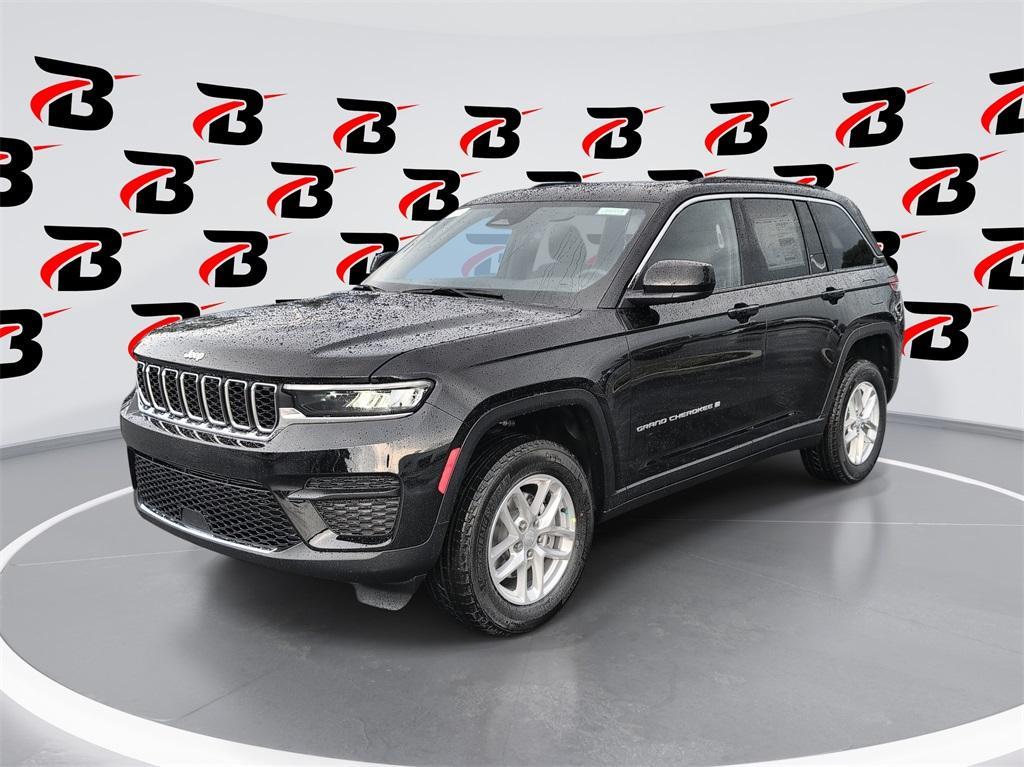new 2025 Jeep Grand Cherokee car, priced at $39,889