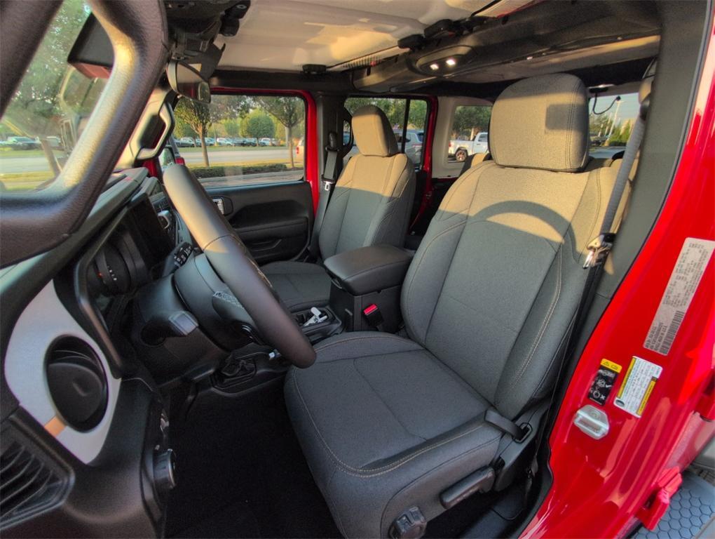 new 2025 Jeep Wrangler car, priced at $47,031