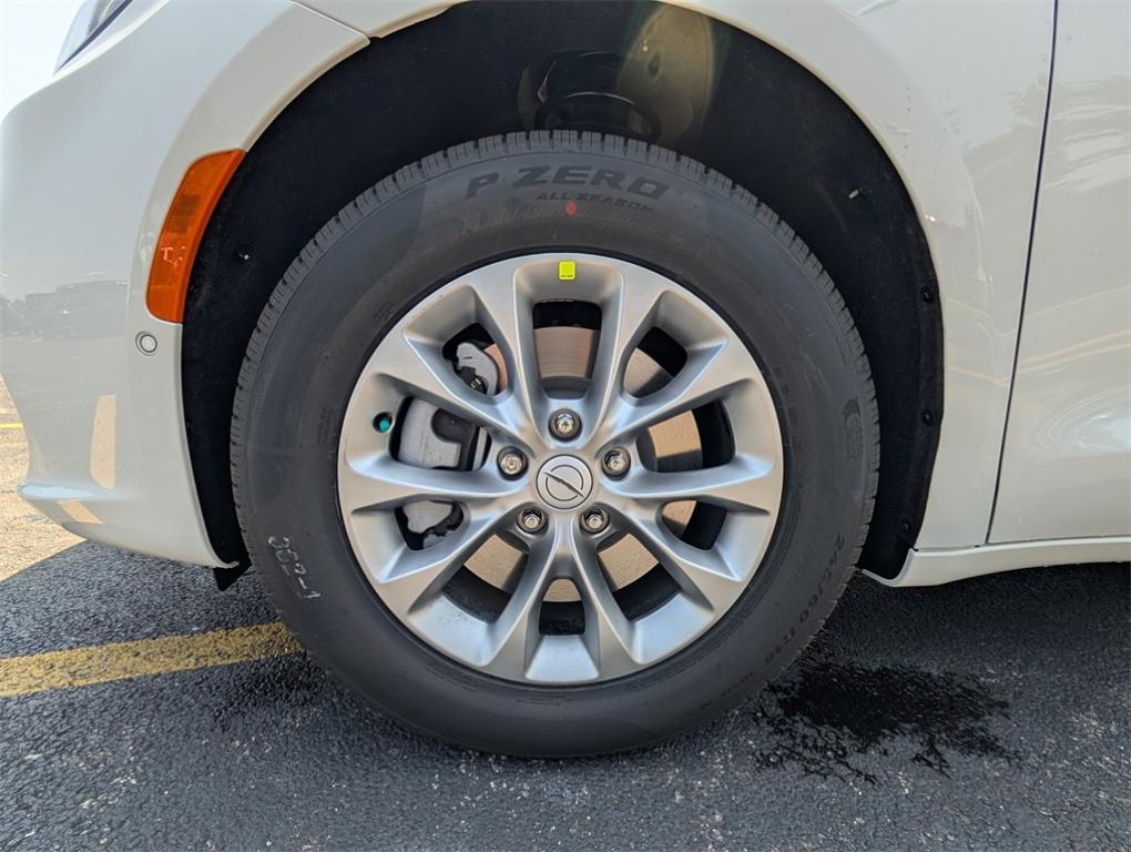 new 2025 Chrysler Pacifica car, priced at $42,197