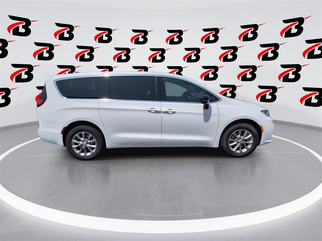 new 2025 Chrysler Pacifica car, priced at $42,197