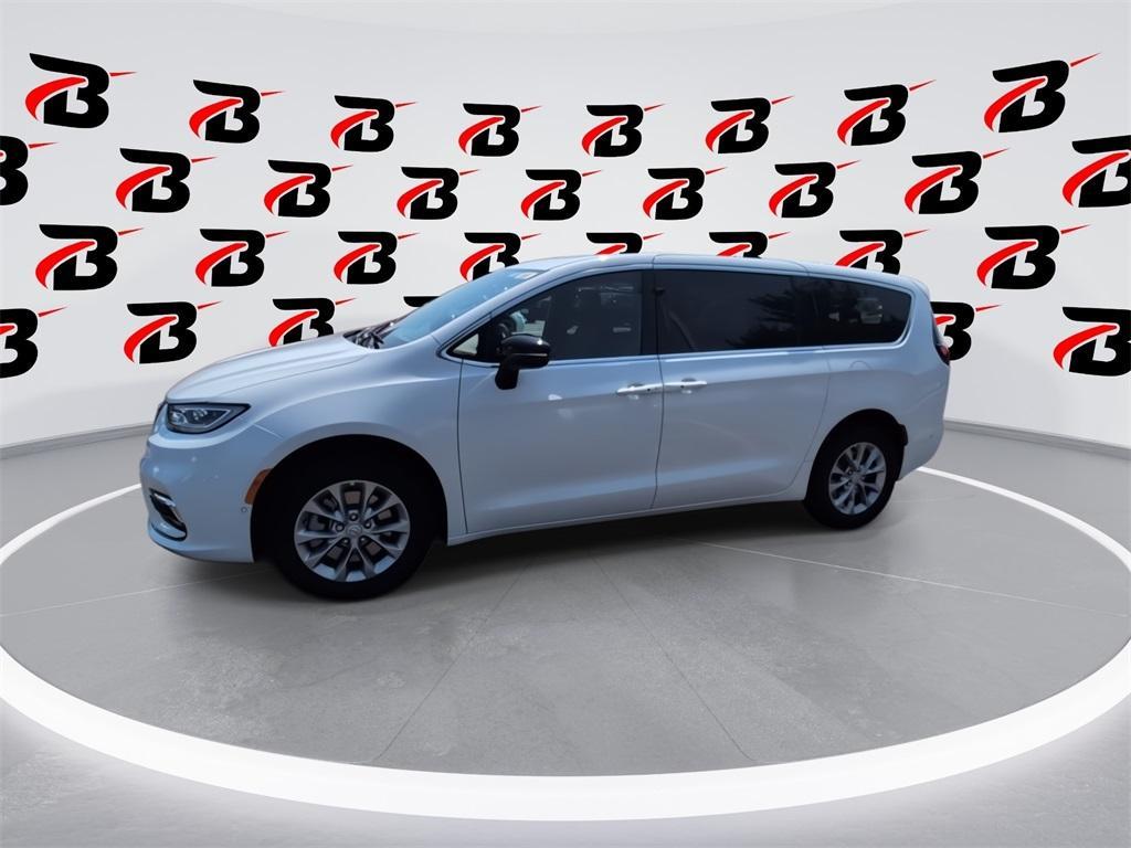 new 2025 Chrysler Pacifica car, priced at $42,197