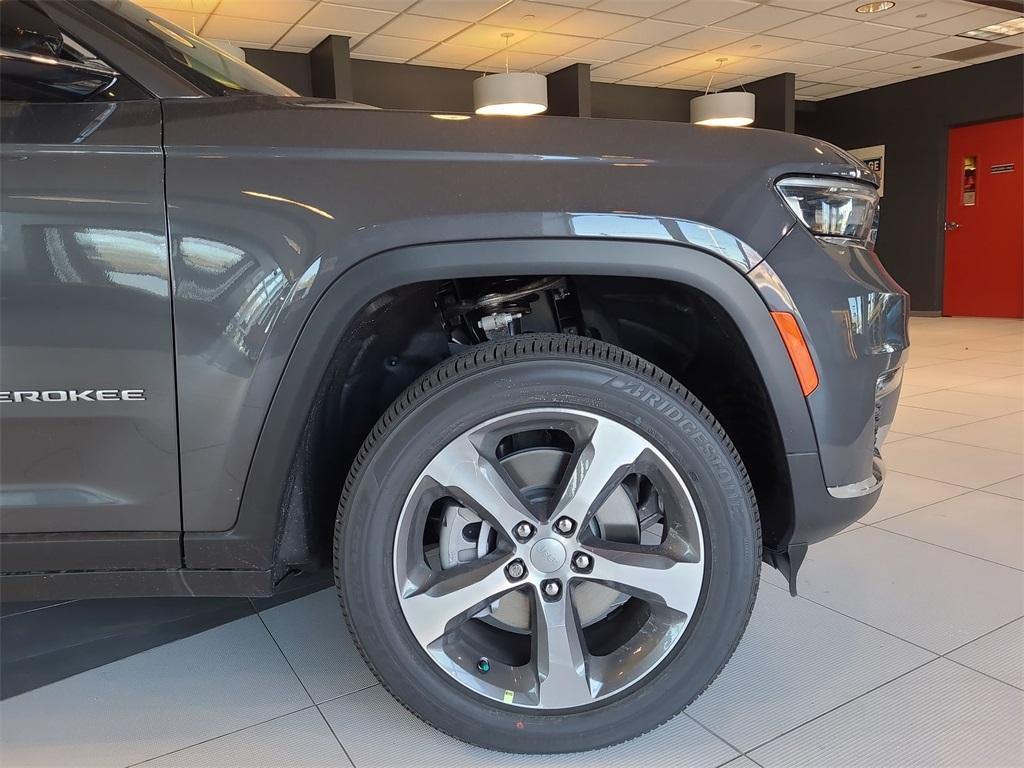 new 2025 Jeep Grand Cherokee L car, priced at $47,120
