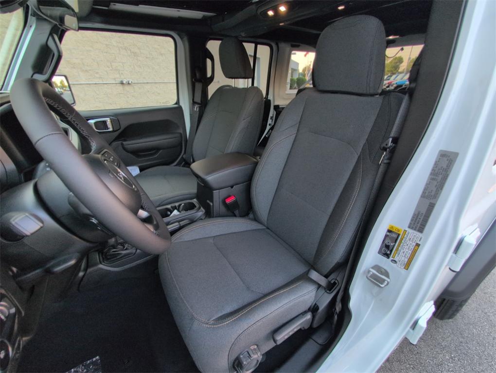 new 2025 Jeep Wrangler car, priced at $45,678