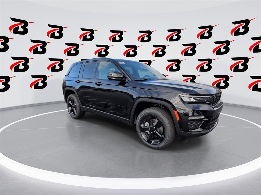 new 2025 Jeep Grand Cherokee car, priced at $44,762