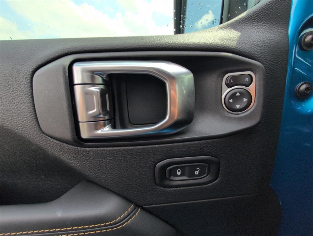 new 2025 Jeep Wrangler car, priced at $54,087
