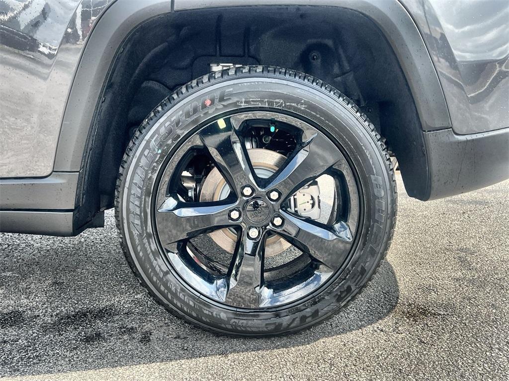 new 2025 Jeep Grand Cherokee car, priced at $44,655