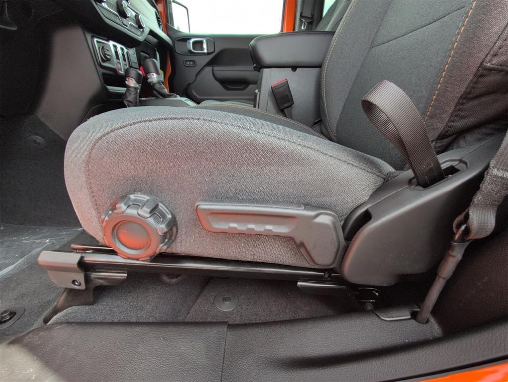 new 2025 Jeep Wrangler car, priced at $39,756