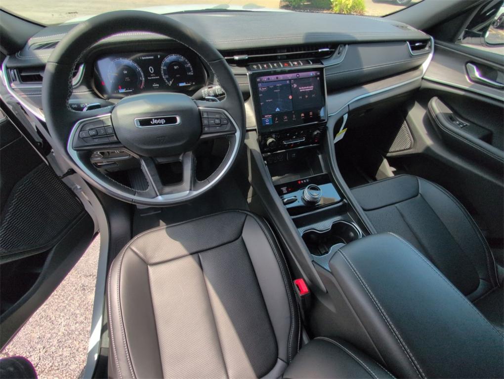 new 2025 Jeep Grand Cherokee car, priced at $46,755